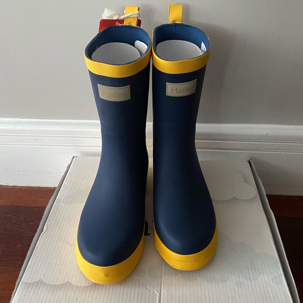 NEW Hatley Navy & Yellow Matte Rain Boots size 1